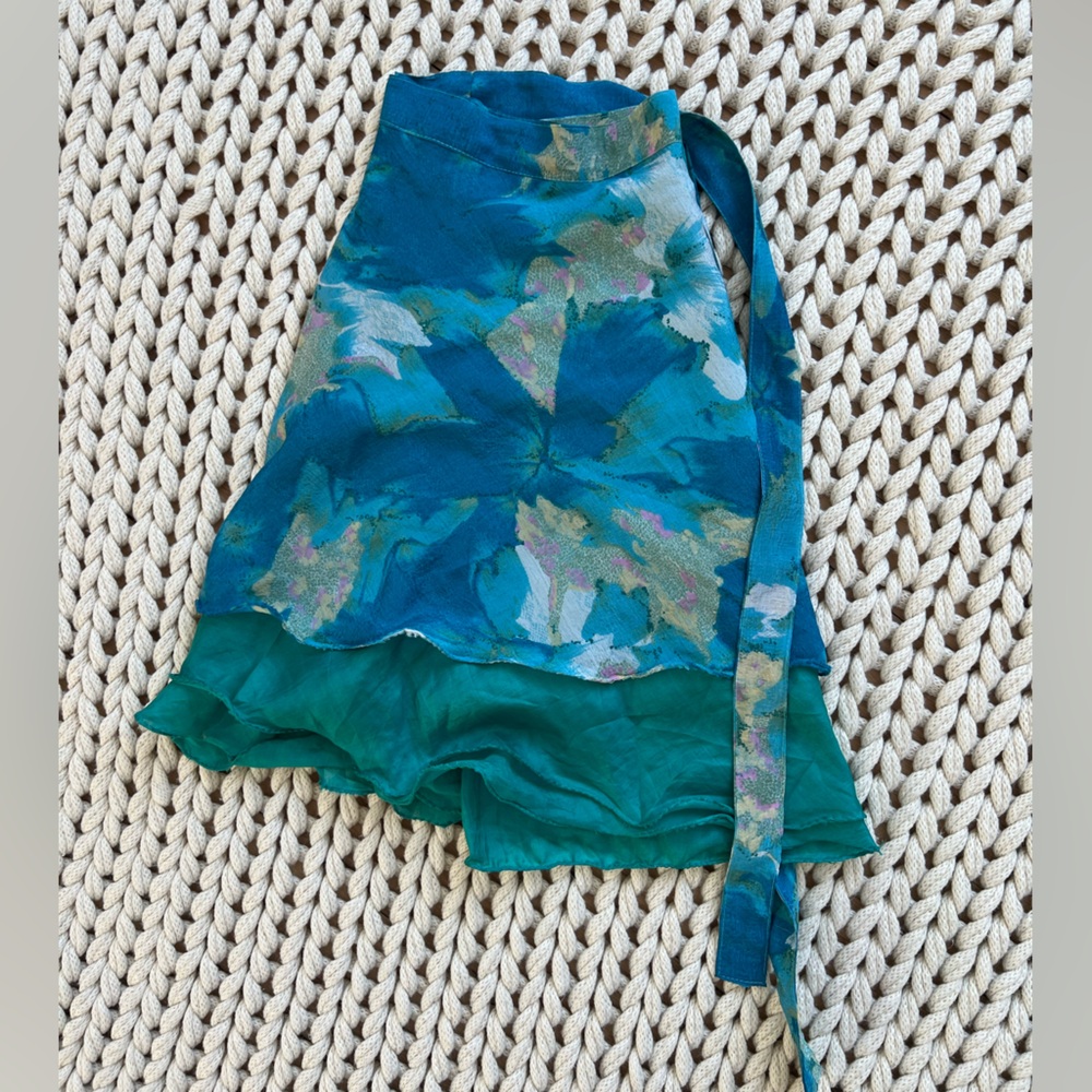 Stunning skirt/top from Ethnix that can be worn many ways! Worn once, 100% silk